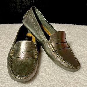 Eastland Women's Patricia Loafers, Driving Moccasin Silver Metallic, NEW, Size 6